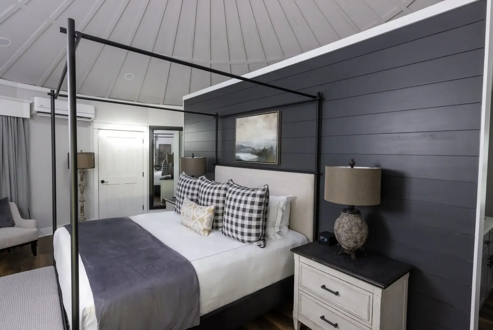 Single King room